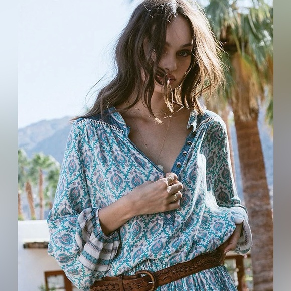 🩵 Vintage Spell Oracle Sage Blouse Size Small 🩵 - Picture 2 of 10